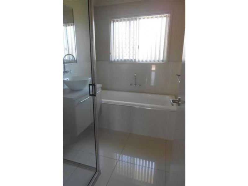 9 Maree Crescent, Gracemere QLD 4702