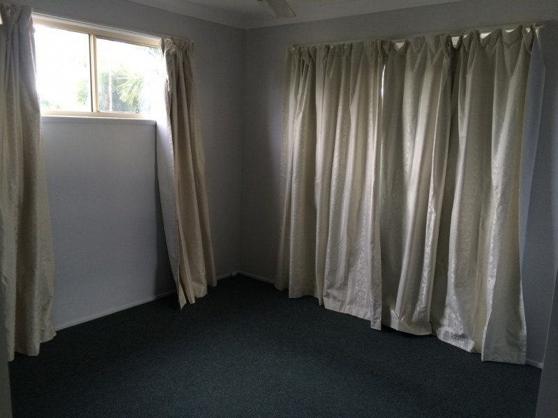 30 DEAKIN CLOSE, Gracemere QLD 4702