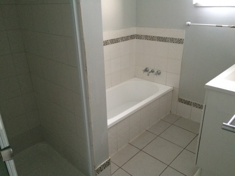 30 DEAKIN CLOSE, Gracemere QLD 4702