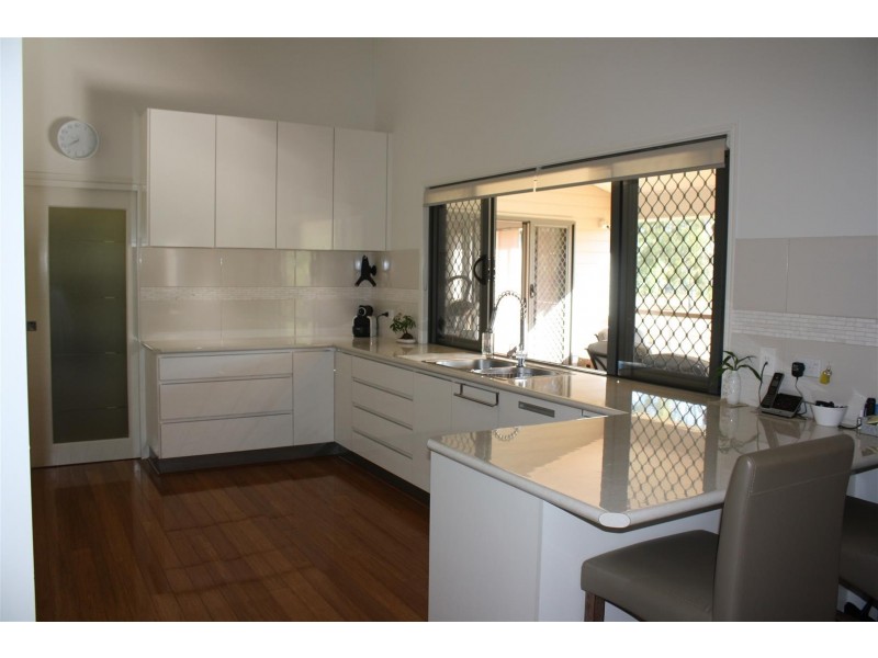 4 Cooks Road, Mount Morgan QLD 4714