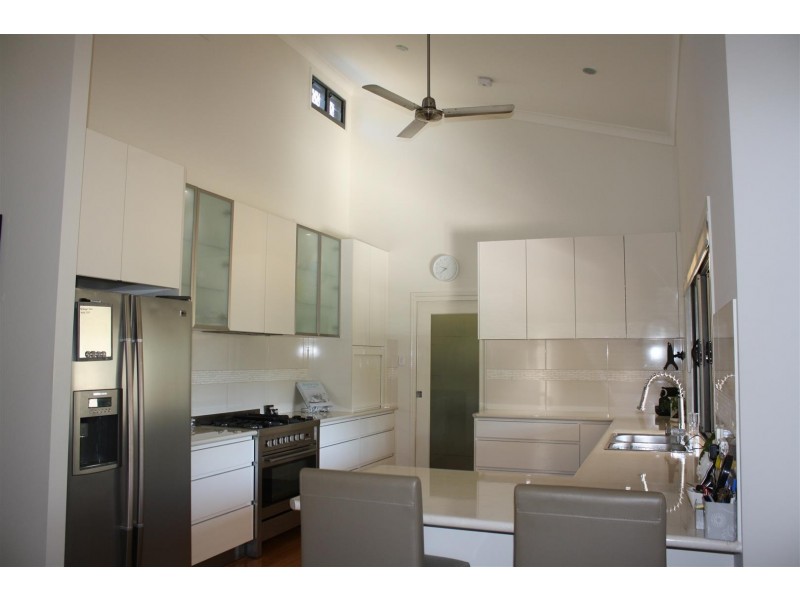 4 Cooks Road, Mount Morgan QLD 4714