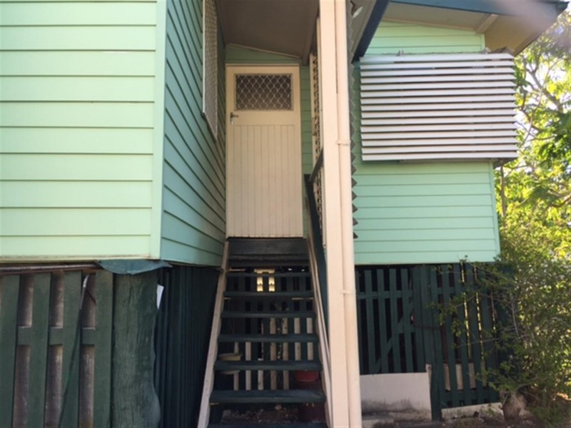 35 Armstrong Street, Berserker QLD 4701