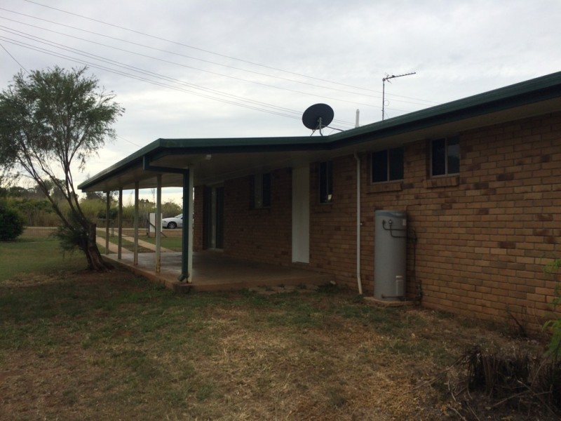 2 Cowan Street, Gracemere QLD 4702