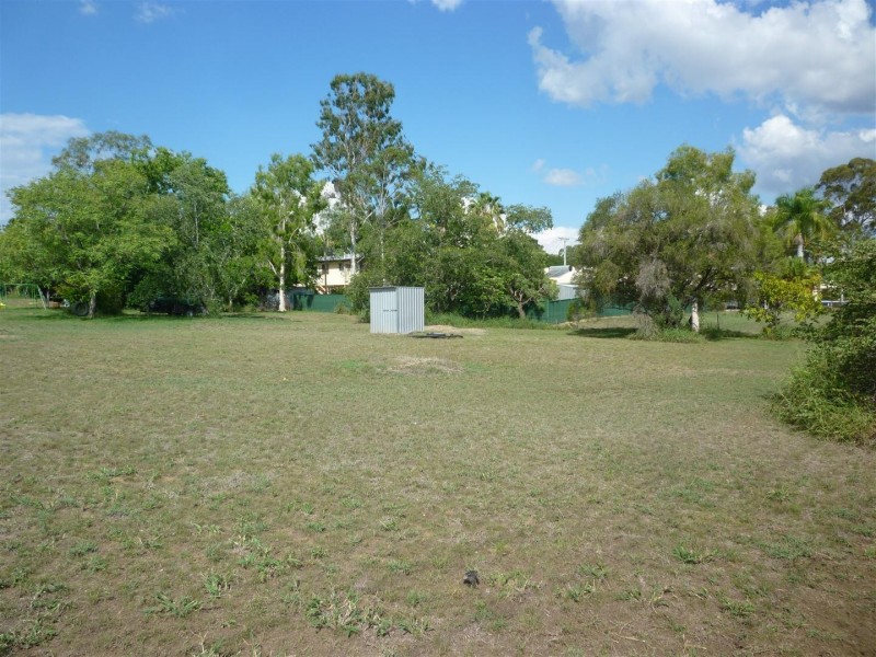 9 Russell Street, Gracemere QLD 4702