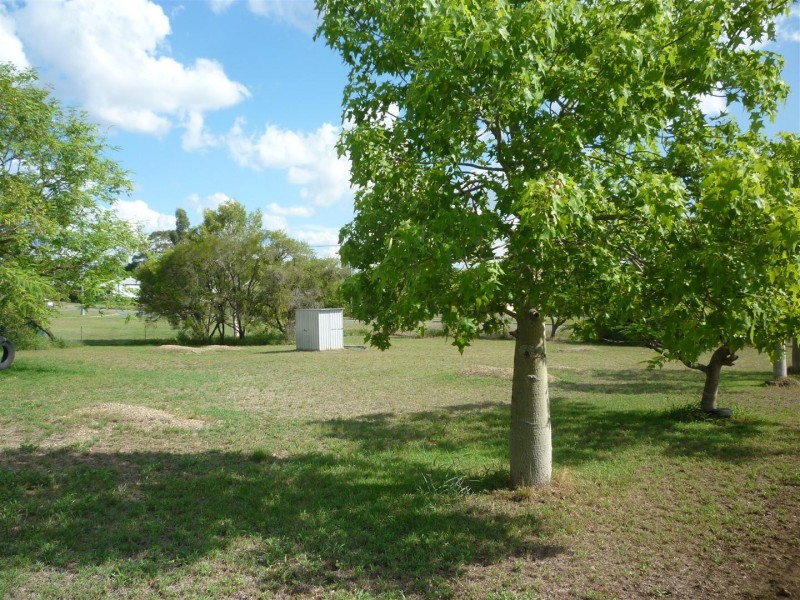 9 Russell Street, Gracemere QLD 4702