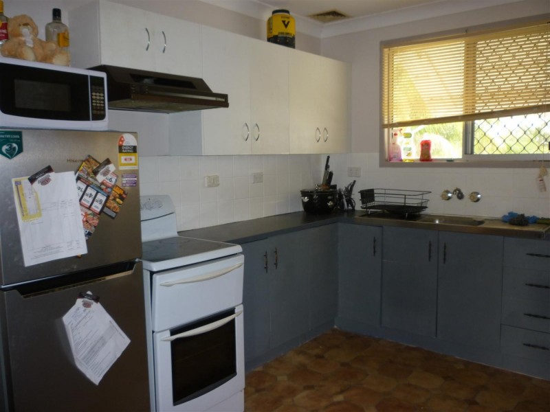 3 Barry Street, Gracemere QLD 4702