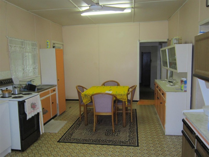 23 Coronation Drive, Mount Morgan QLD 4714