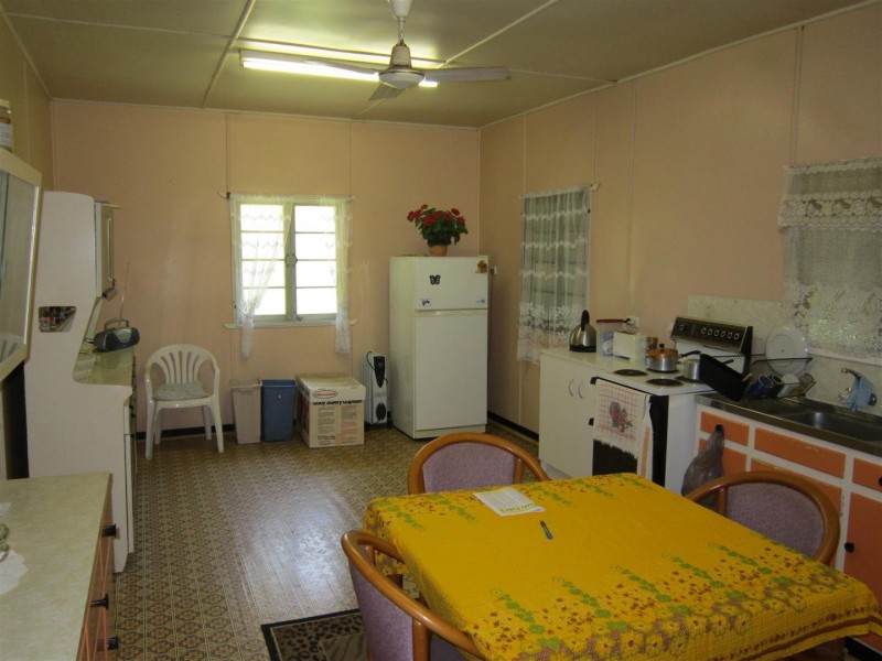 23 Coronation Drive, Mount Morgan QLD 4714