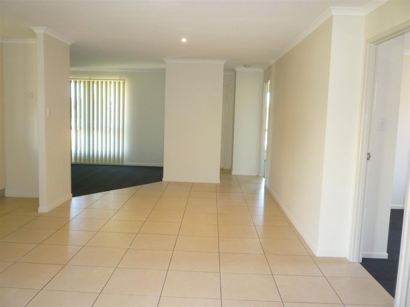 9 Tawarra Crescent, Gracemere QLD 4702