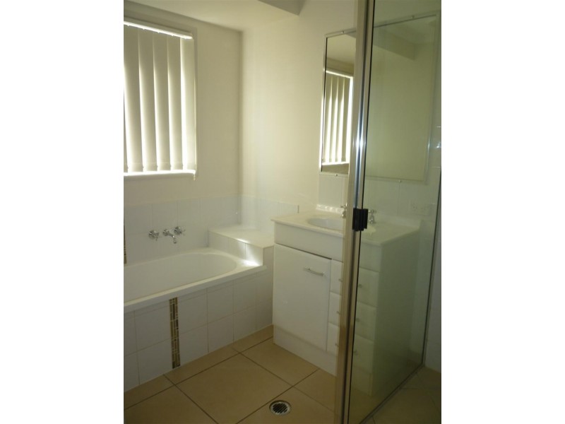 9 Tawarra Crescent, Gracemere QLD 4702
