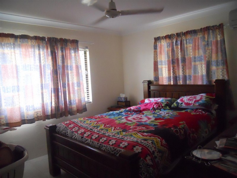 1 Charles Crescent, Gracemere QLD 4702