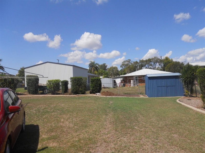 1 Charles Crescent, Gracemere QLD 4702