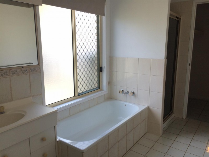 9 Lorraine Court, Gracemere QLD 4702