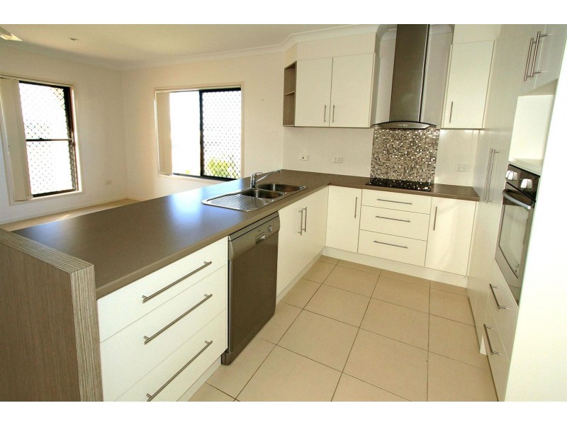 25 Tawarra Crescent, Gracemere QLD 4702