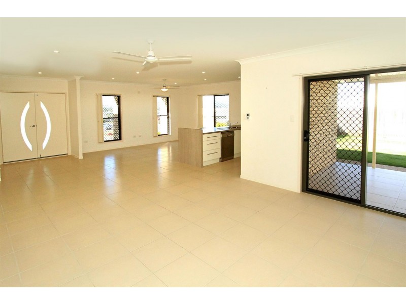 25 Tawarra Crescent, Gracemere QLD 4702