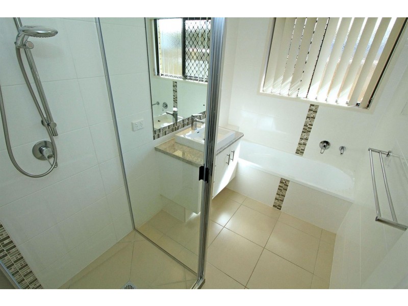 25 Tawarra Crescent, Gracemere QLD 4702