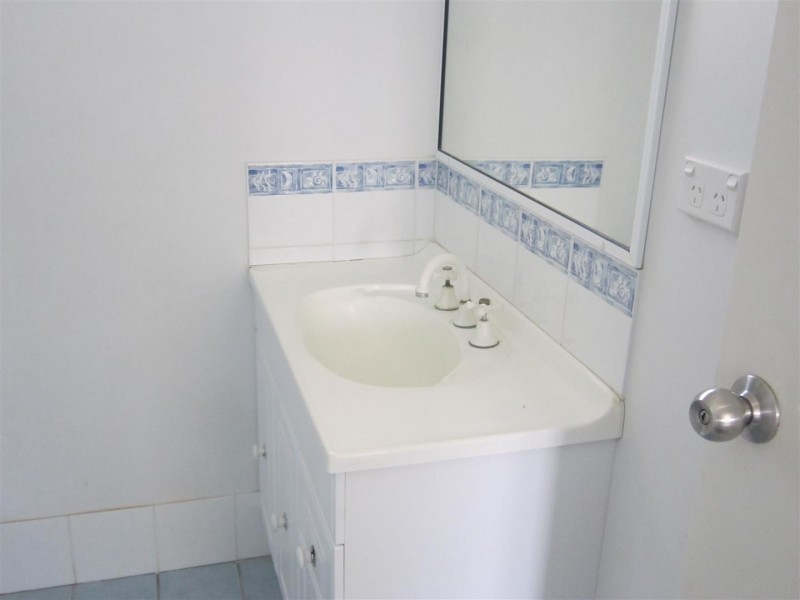 24 Bland Street, Gracemere QLD 4702