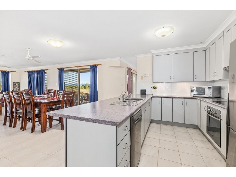 18 Latimer Avenue, Gracemere QLD 4702