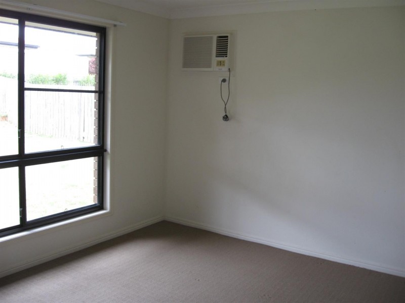 15 Seonaid Place, Gracemere QLD 4702