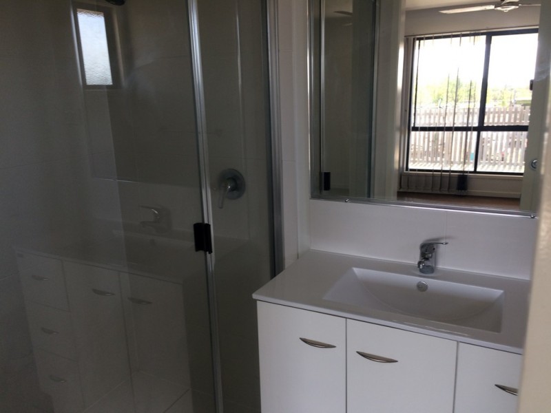 4 Viney Street, Gracemere QLD 4702