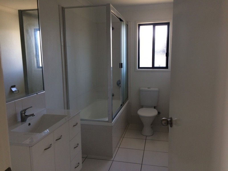 4 Viney Street, Gracemere QLD 4702