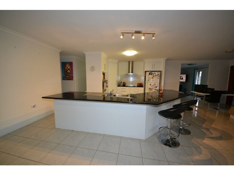 19 Robertson Road, Gracemere QLD 4702