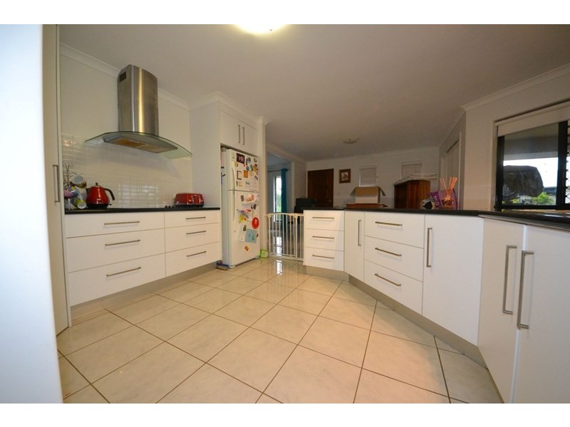 19 Robertson Road, Gracemere QLD 4702