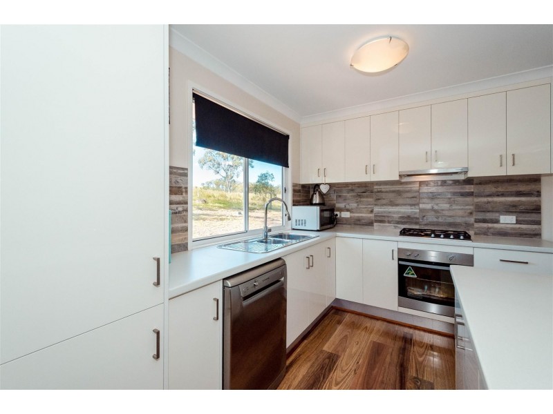 431 The Narrows Road, Mount Larcom QLD 4695