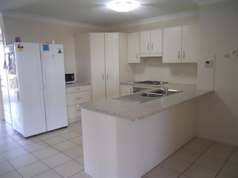 17 Riley Drive, Gracemere QLD 4702