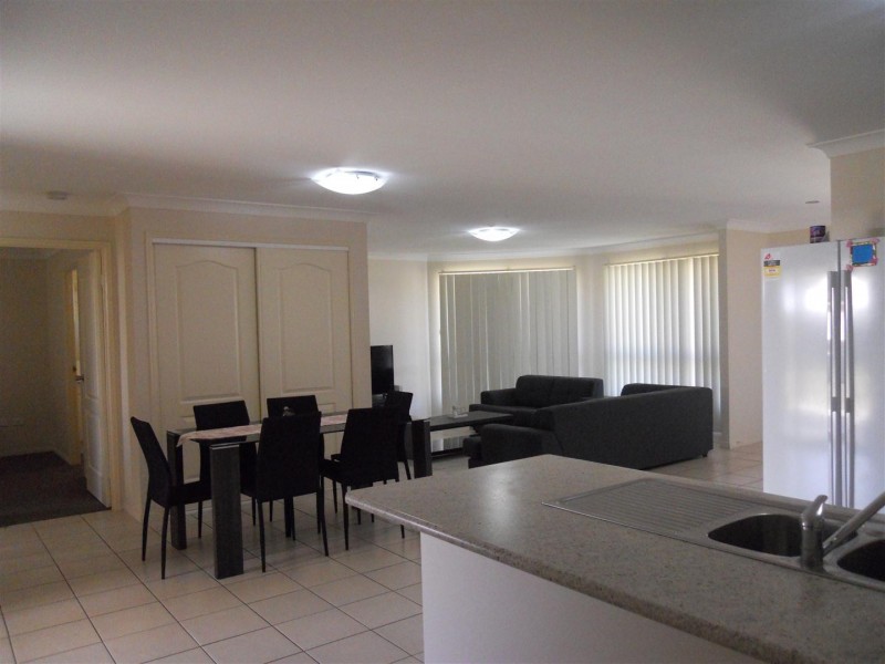 17 Riley Drive, Gracemere QLD 4702