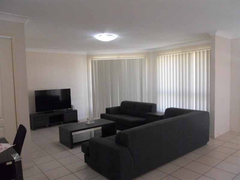 17 Riley Drive, Gracemere QLD 4702