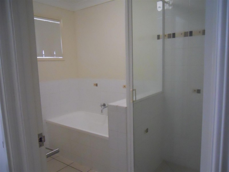 17 Riley Drive, Gracemere QLD 4702