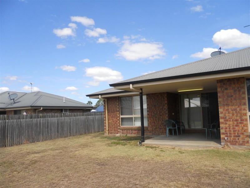 17 Riley Drive, Gracemere QLD 4702