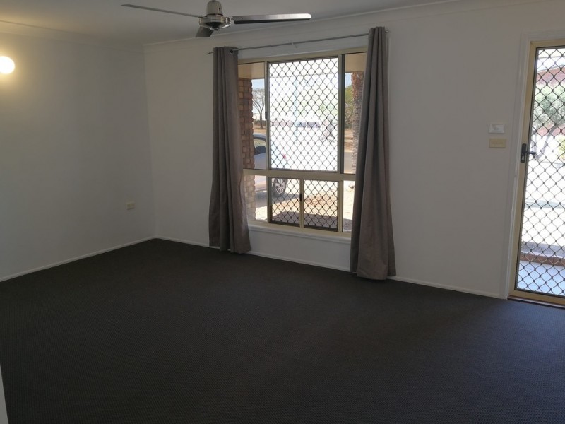 2a Buxton Drive, Gracemere QLD 4702
