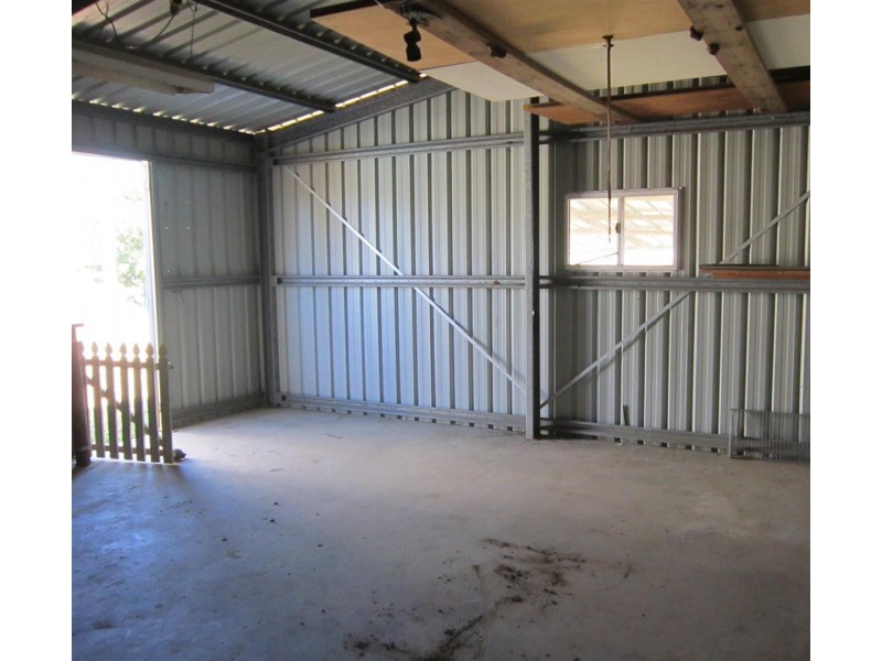 523 The Narrows Road, Mount Larcom QLD 4695