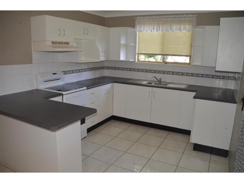 11 Schirmer Close, Gracemere QLD 4702