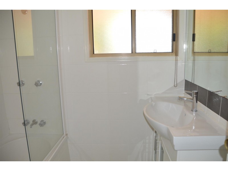 11 Schirmer Close, Gracemere QLD 4702