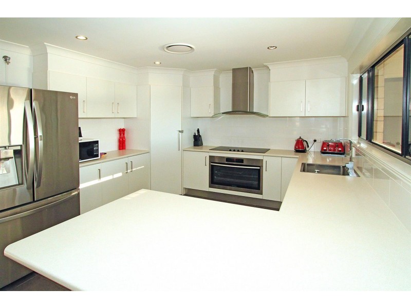 6 Hume Court, Gracemere QLD 4702