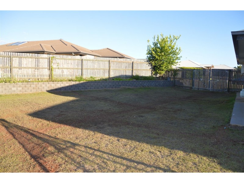 9 Sturt Court, Gracemere QLD 4702