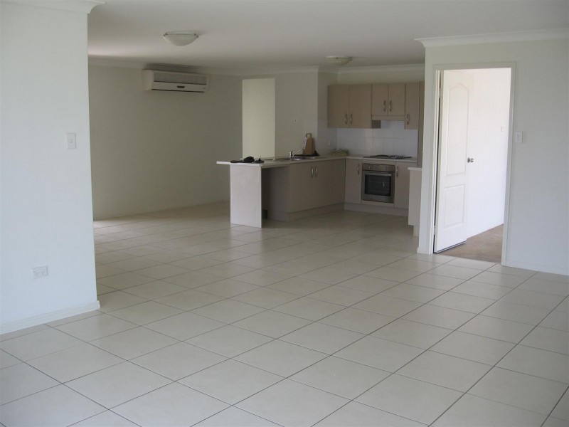18 Seonaid Place, Gracemere QLD 4702
