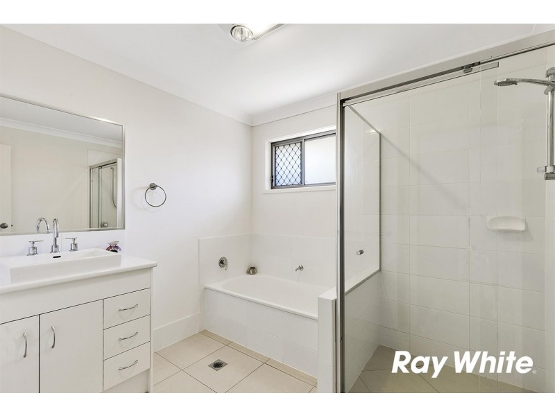 19 Rosebrook Place, Gracemere QLD 4702
