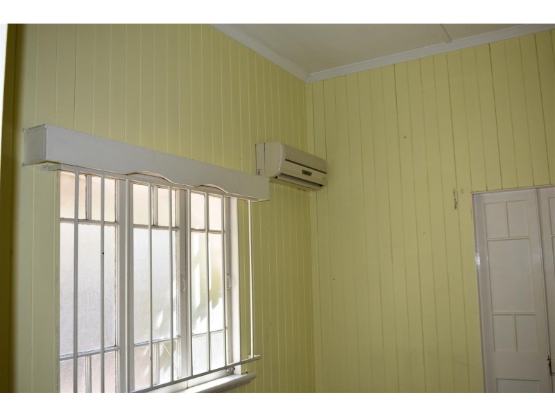 42 Gordon Street, Mount Morgan QLD 4714