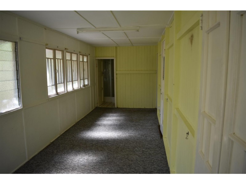 42 Gordon Street, Mount Morgan QLD 4714