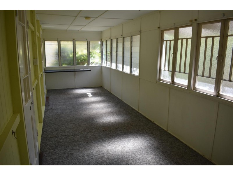 42 Gordon Street, Mount Morgan QLD 4714