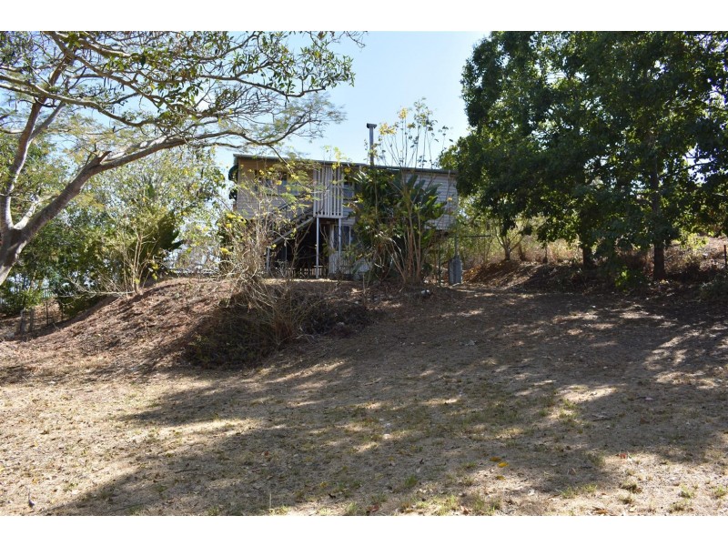 42 Gordon Street, Mount Morgan QLD 4714