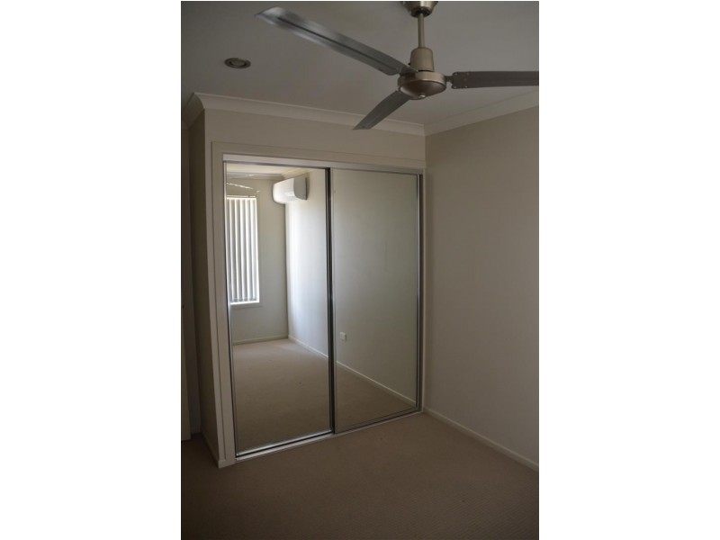 8 Owen Avenue, Gracemere QLD 4702