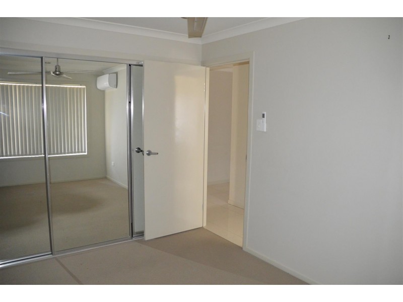 8 Owen Avenue, Gracemere QLD 4702
