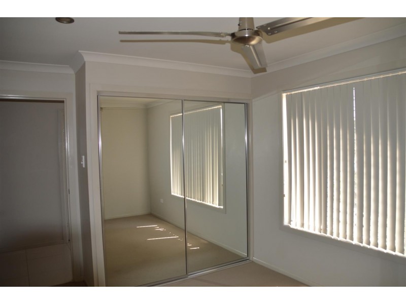 8 Owen Avenue, Gracemere QLD 4702