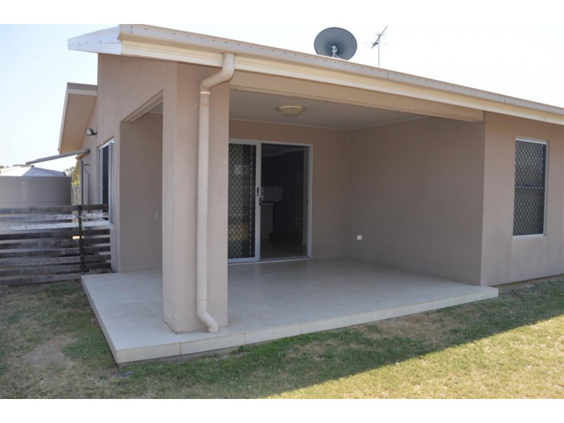 8 Owen Avenue, Gracemere QLD 4702
