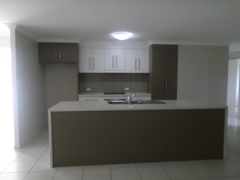 10 Tippett Crescent, Gracemere QLD 4702